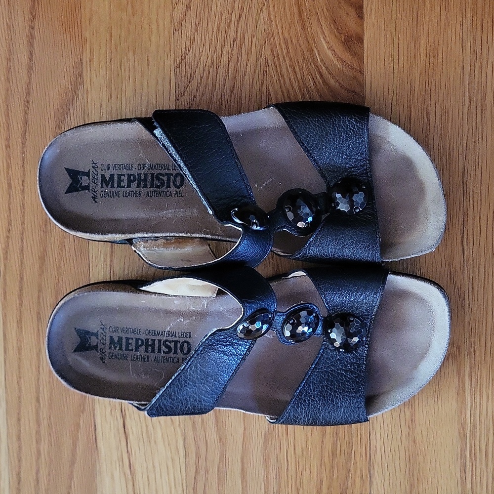 Mephisto Size 36 Black Leatner Sandles with Black Jewels
